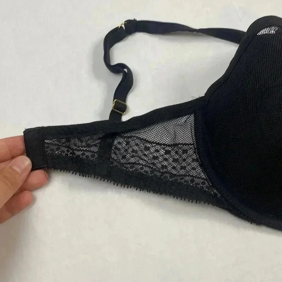 Incredible Victoria Secrets Plunge Bra - Picture 7 of 8